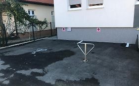 Flat Stan Mesa Selimovic